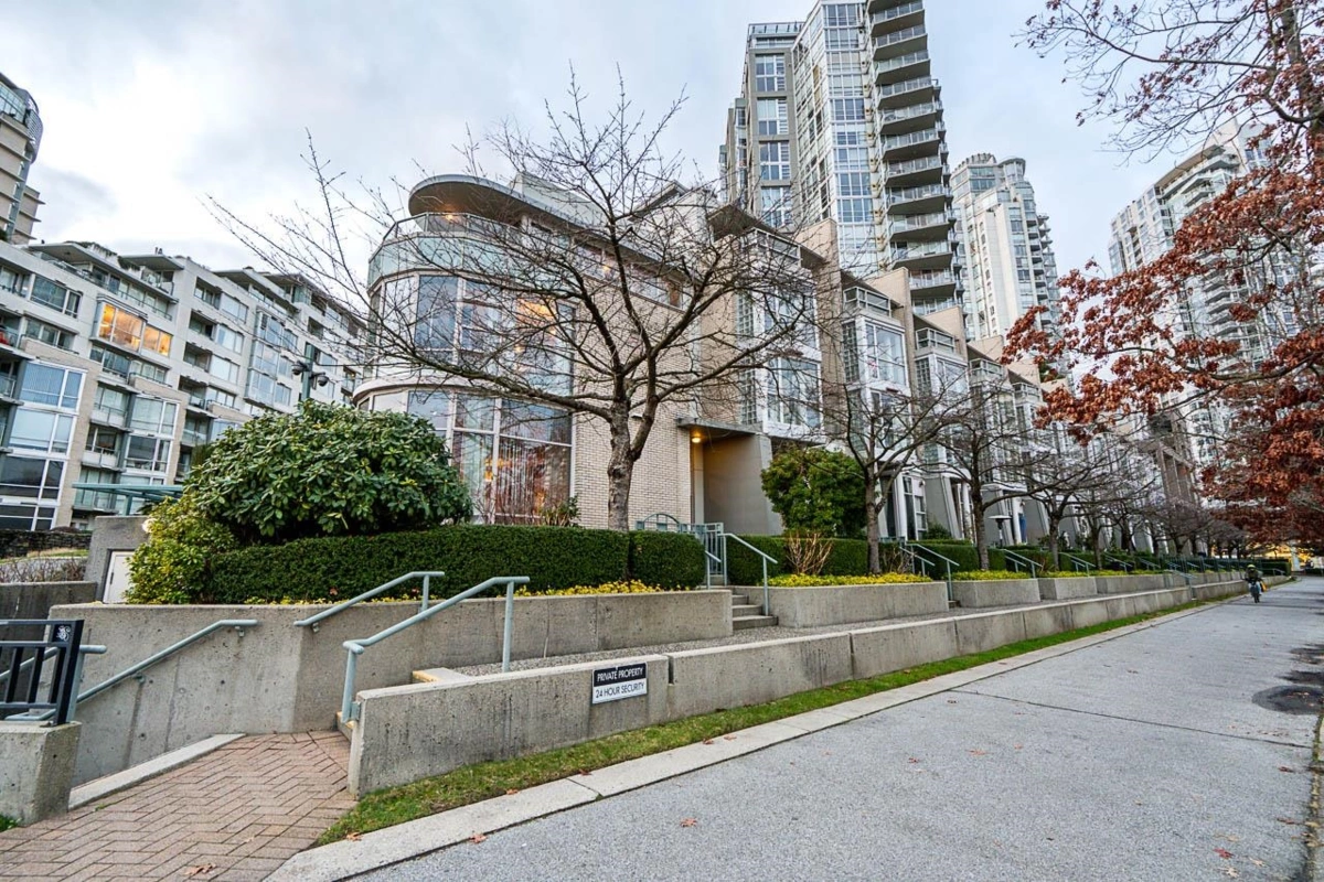 Outdoor Kitchen Photo of 122 1228 Marinaside Crescent, Vancouver, BC