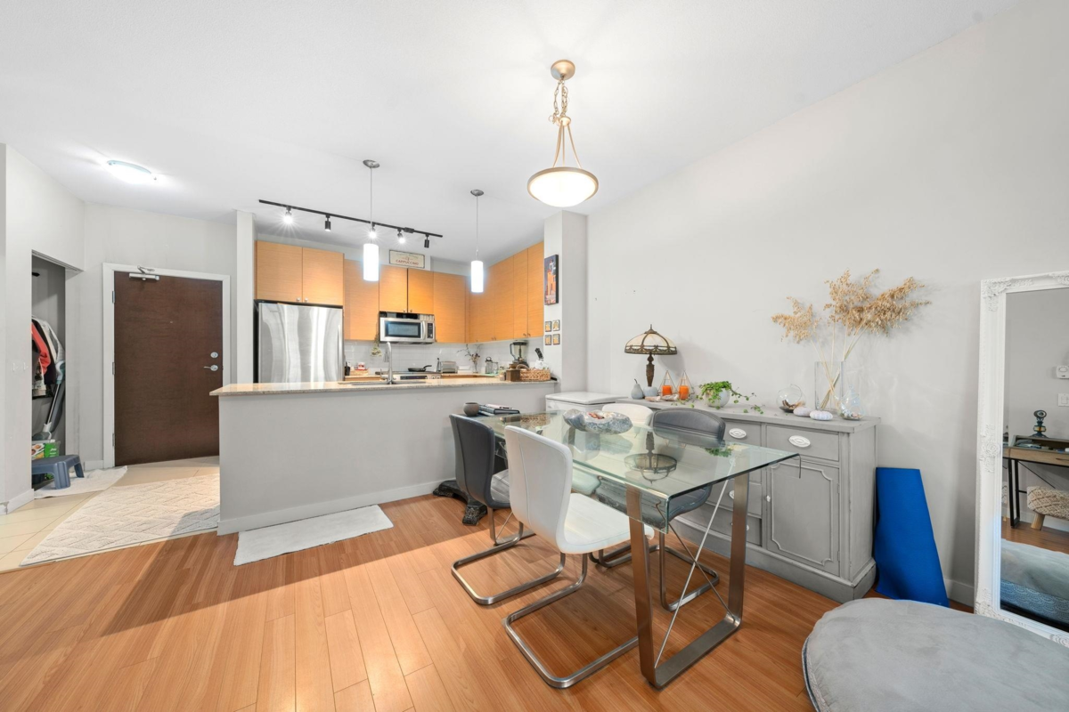 Primary Bathroom Photo of 411 201 Morrissey Road, Port Moody, BC