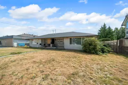 Family Room Photo of 12466 191b Street, Pitt Meadows, BC