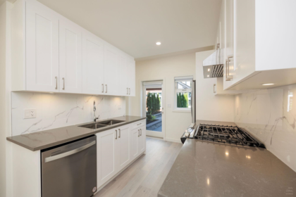 8 6929 Balmoral Street, Burnaby, BC