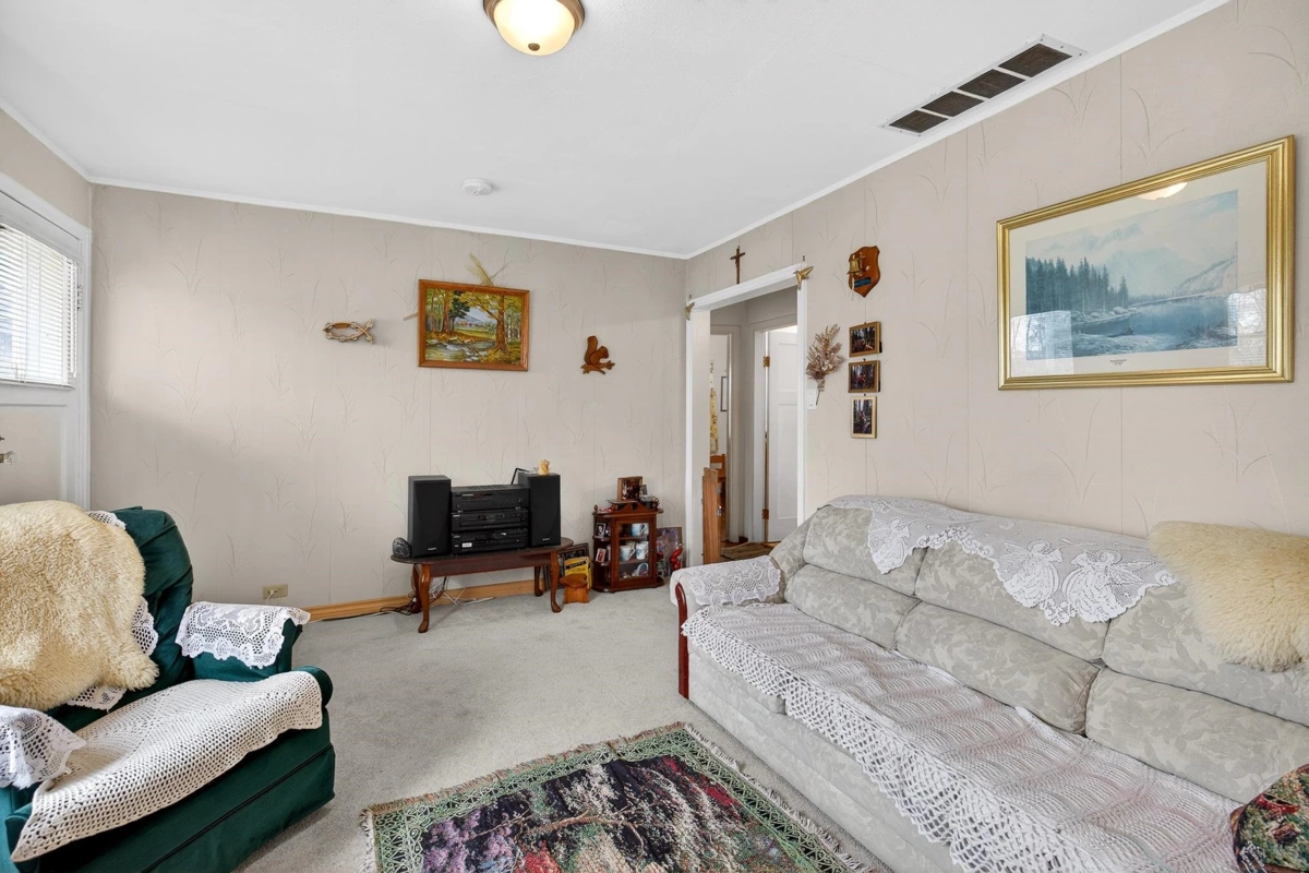 Basement Recreation Room Photo of 18753 60 Avenue, Surrey, BC