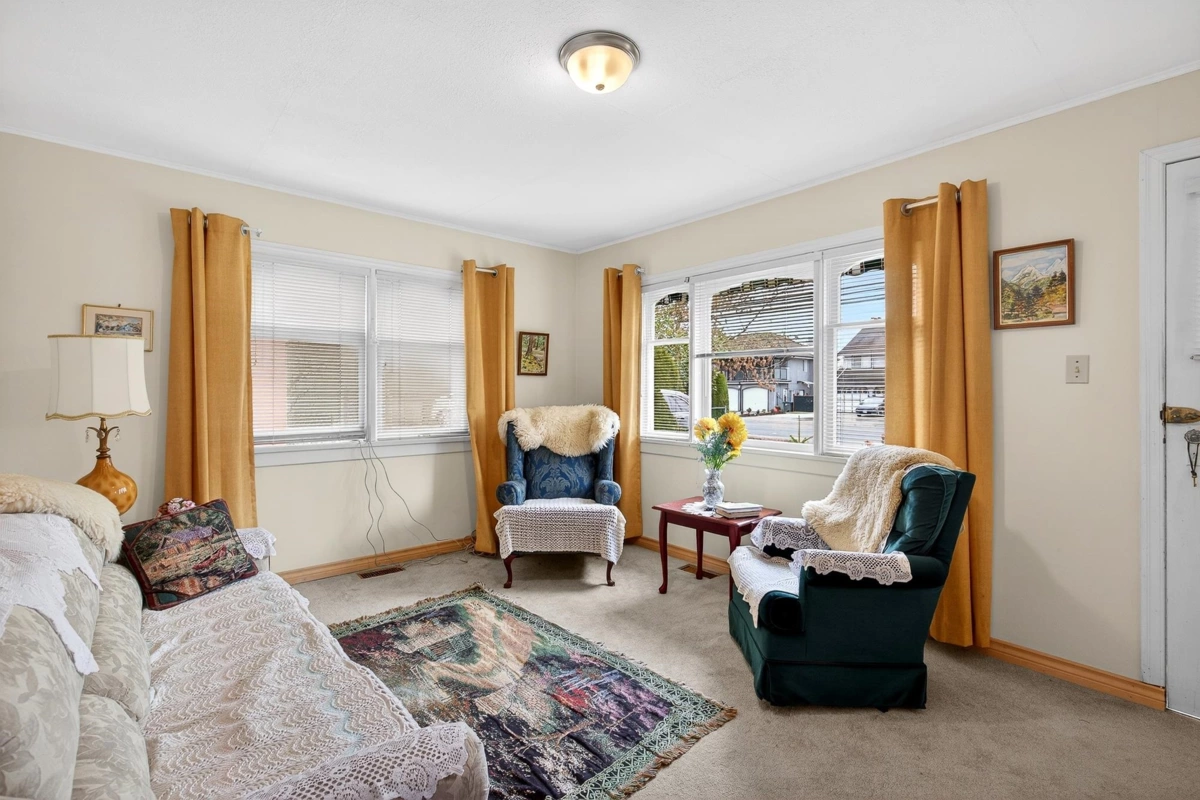 Guest Bathroom Photo of 18753 60 Avenue, Surrey, BC