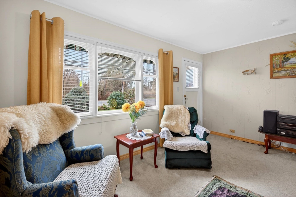 Loft / Bonus Room Photo of 18753 60 Avenue, Surrey, BC