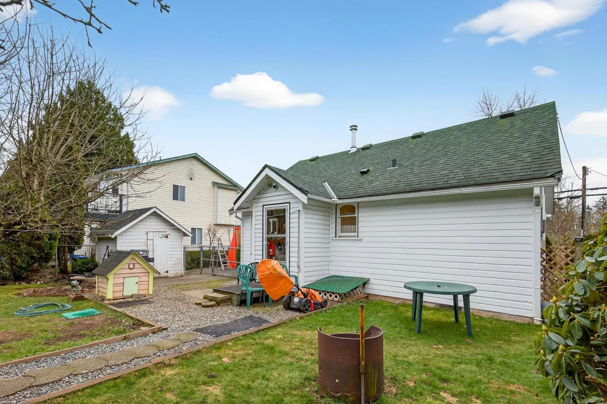 Outdoor Kitchen Photo of 18753 60 Avenue, Surrey, BC