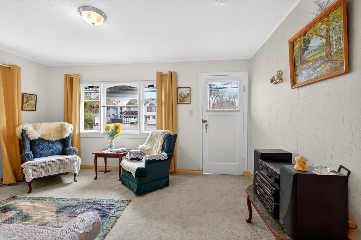 Powder Room Photo of 18753 60 Avenue, Surrey, BC