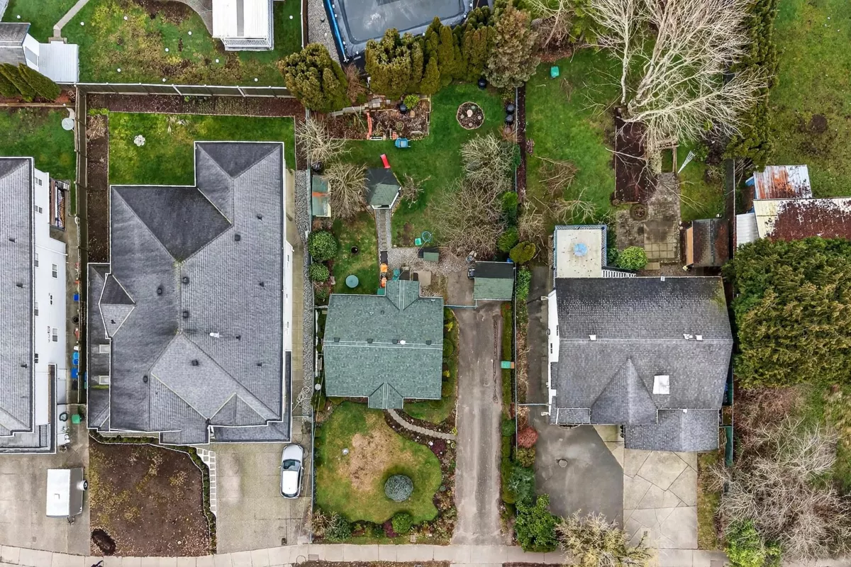 Primary Bathroom Photo of 18753 60 Avenue, Surrey, BC