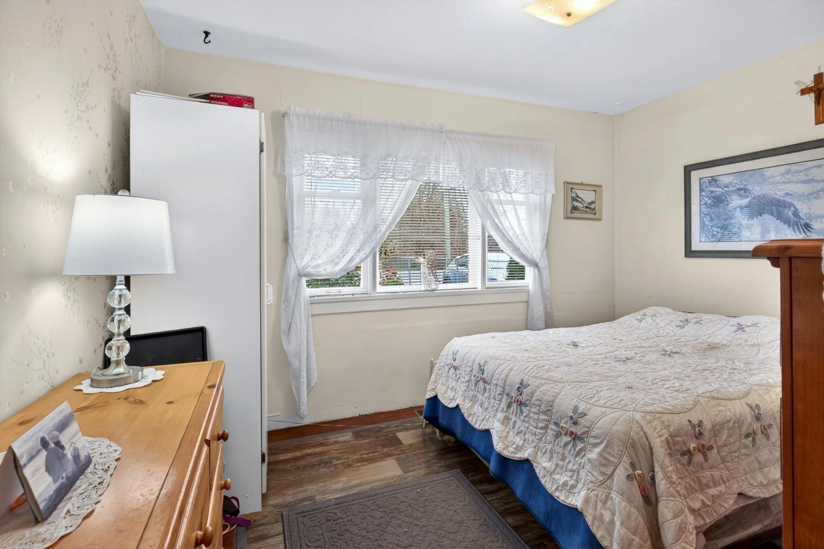 Staircase Photo of 18753 60 Avenue, Surrey, BC