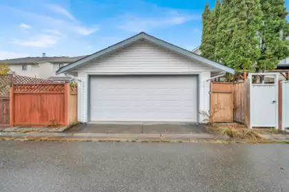 Backyard Photo of 18556 65 Avenue, Surrey, BC