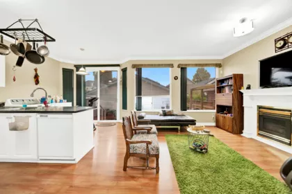 Breakfast Nook Photo of 18556 65 Avenue, Surrey, BC