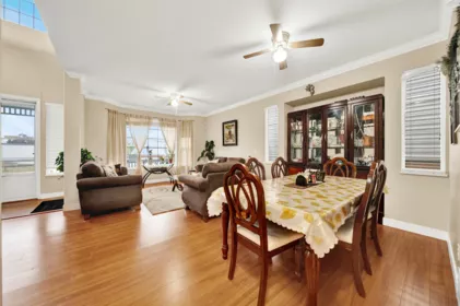 Kitchen Photo of 18556 65 Avenue, Surrey, BC