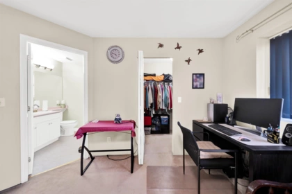 Powder Room Photo of 18556 65 Avenue, Surrey, BC