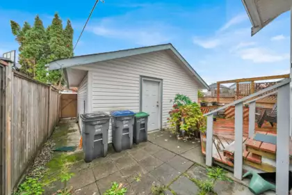 Swimming Pool Photo of 18556 65 Avenue, Surrey, BC