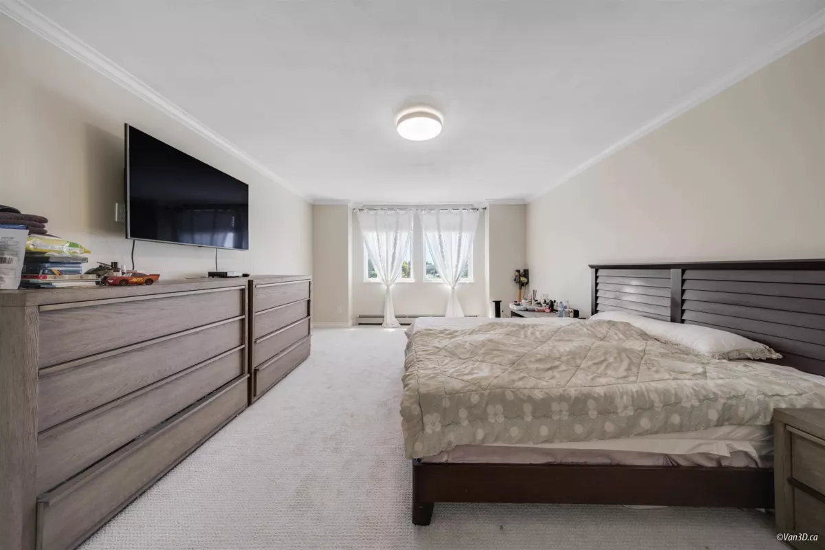 Entry Foyer Photo of 4000 Fisher Drive, Richmond, BC