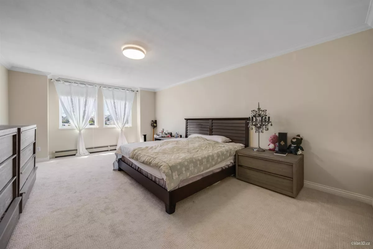 Hallway Photo of 4000 Fisher Drive, Richmond, BC