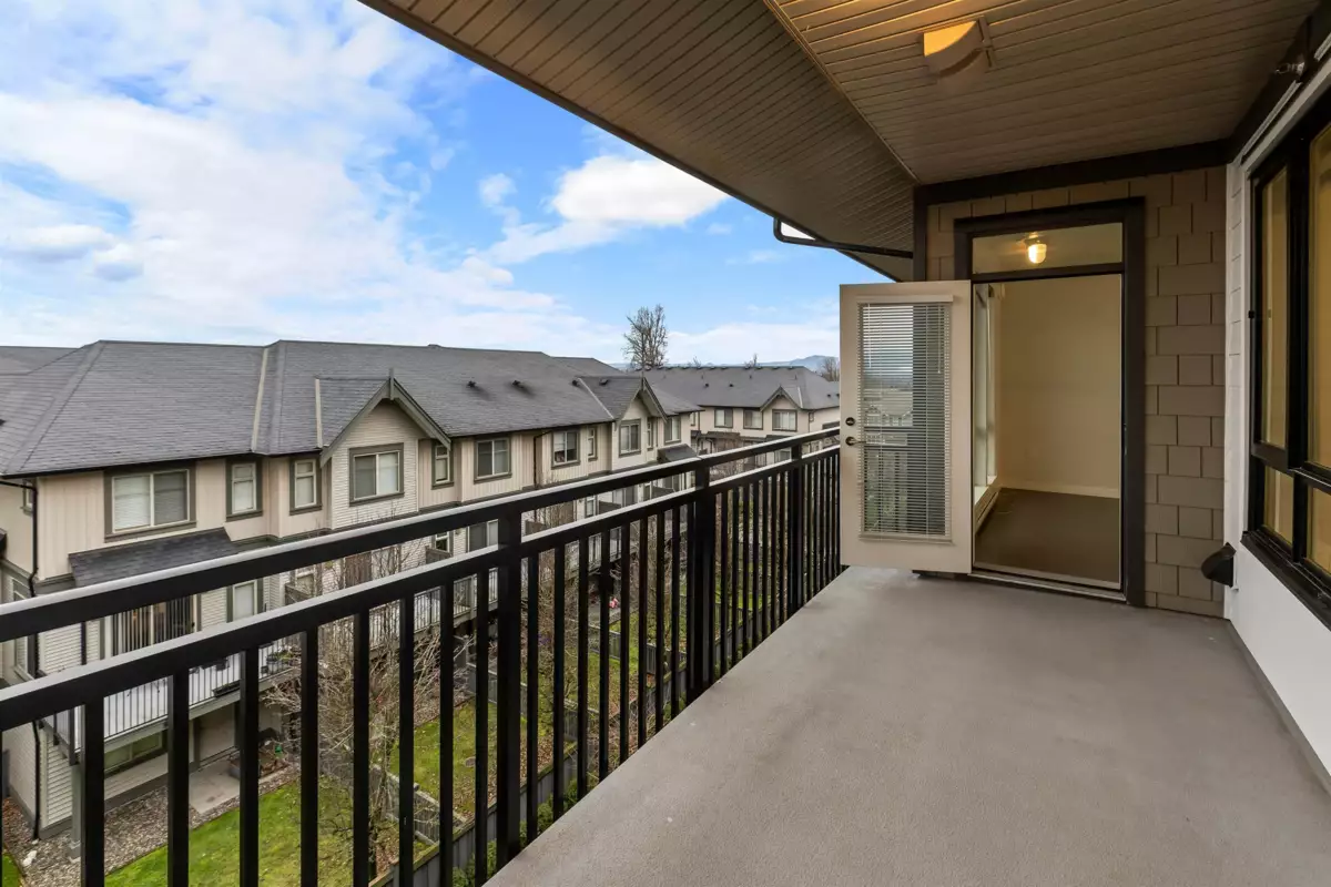 Entry Foyer Photo of 410 31158 Westridge Place, Abbotsford, BC