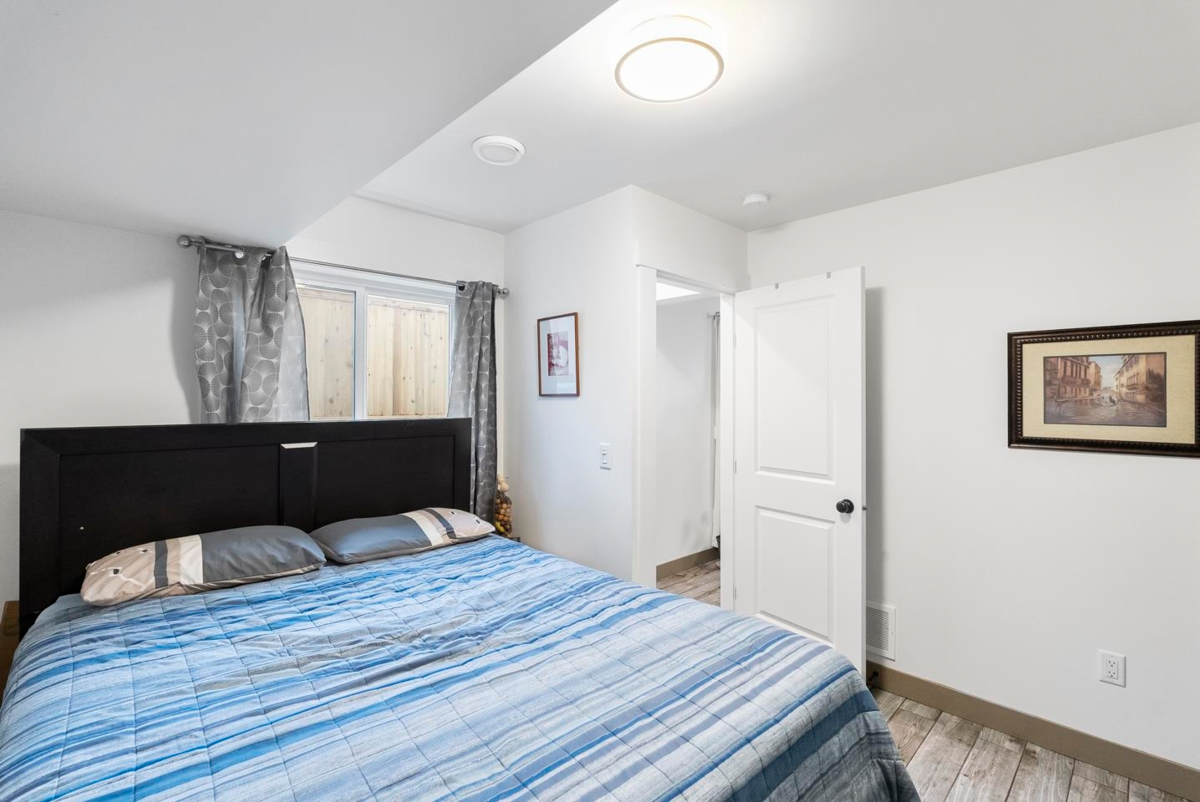 Backyard Photo of 3 548 Park Street, Hope, BC