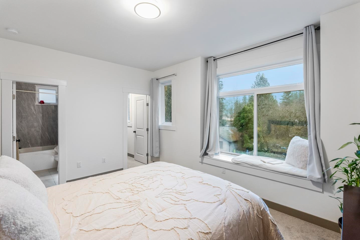 Bedroom 4 Photo of 3 548 Park Street, Hope, BC