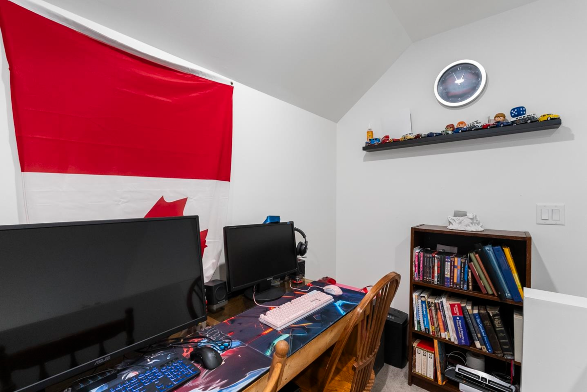 Loft / Bonus Room Photo of 3 548 Park Street, Hope, BC