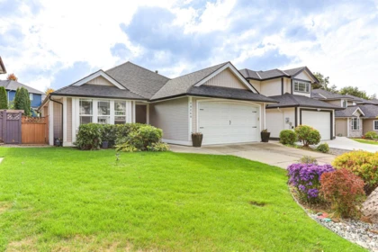 18260 69 Avenue, Surrey, BC, Surrey — Single Family Residence for sale