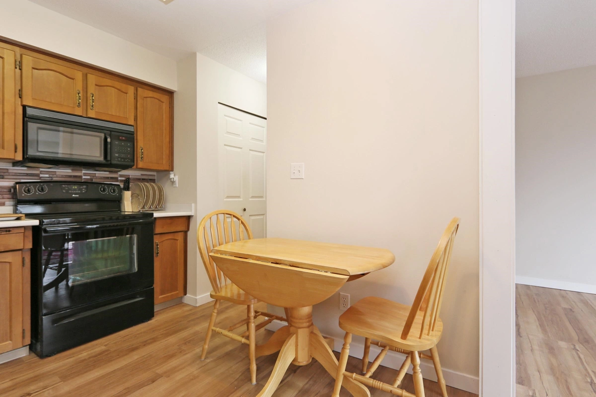 Kitchen Island Photo of 201 9417 Nowell Street, Chilliwack, BC