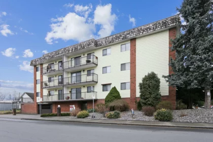201 9417 Nowell Street, Chilliwack, BC, Chilliwack Downtown — 2 bed apartment/condo for sale