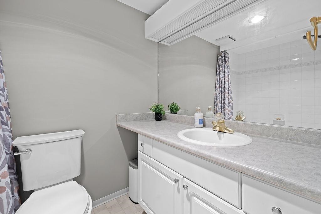 Mudroom Photo of 169 16080 82 Avenue, Surrey, BC