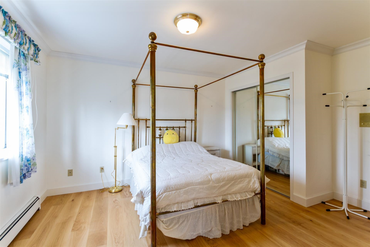 Hallway Photo of 4430 Cypress Street, Vancouver, BC