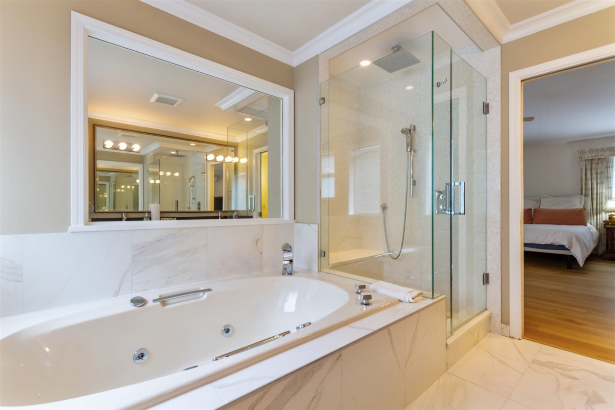 Laundry Room Photo of 4430 Cypress Street, Vancouver, BC