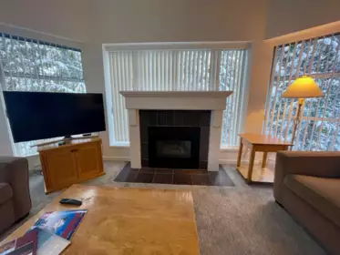Week 4 4910 Spearhead Place, Whistler, BC, Whistler — Apartment/Condo for sale