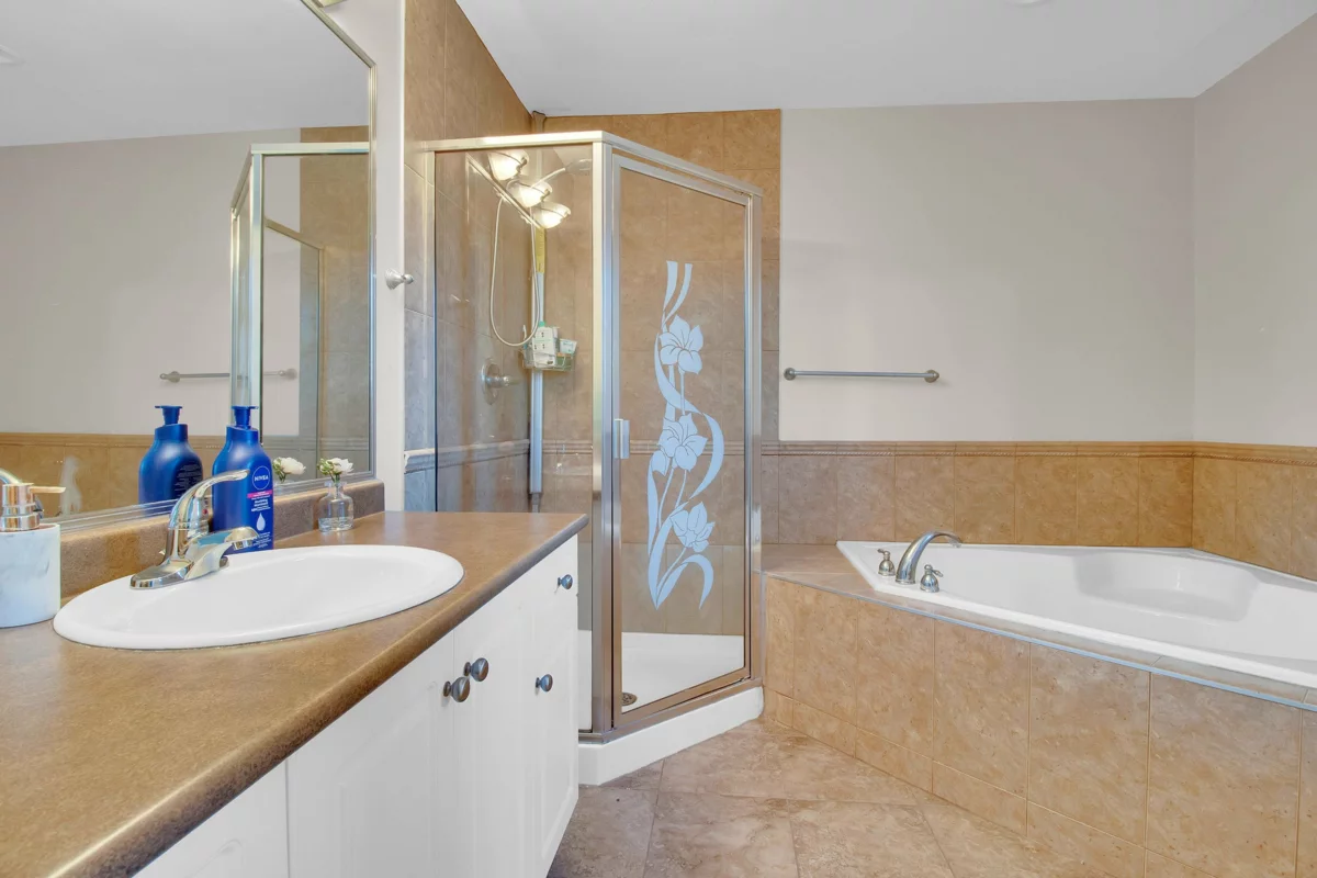 Guest Bathroom Photo of 7690 146a Street, Surrey, BC