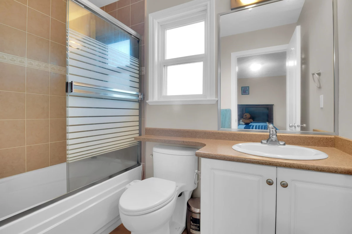 Loft / Bonus Room Photo of 7690 146a Street, Surrey, BC