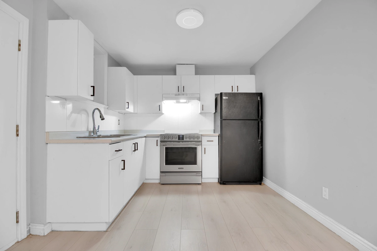 Mudroom Photo of 7690 146a Street, Surrey, BC