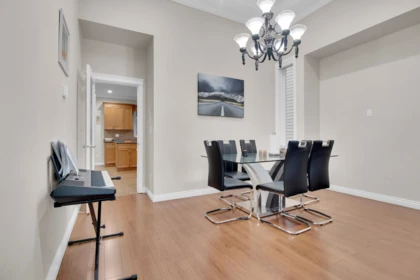 Kitchen Island Photo of 7690 146a Street, Surrey, BC