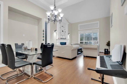 Kitchen Photo of 7690 146a Street, Surrey, BC