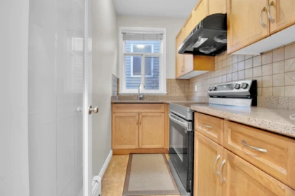 Walk-In Closet Photo of 7690 146a Street, Surrey, BC