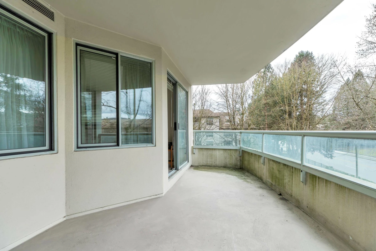 Powder Room Photo of 306 15030 101 Avenue, Surrey, BC