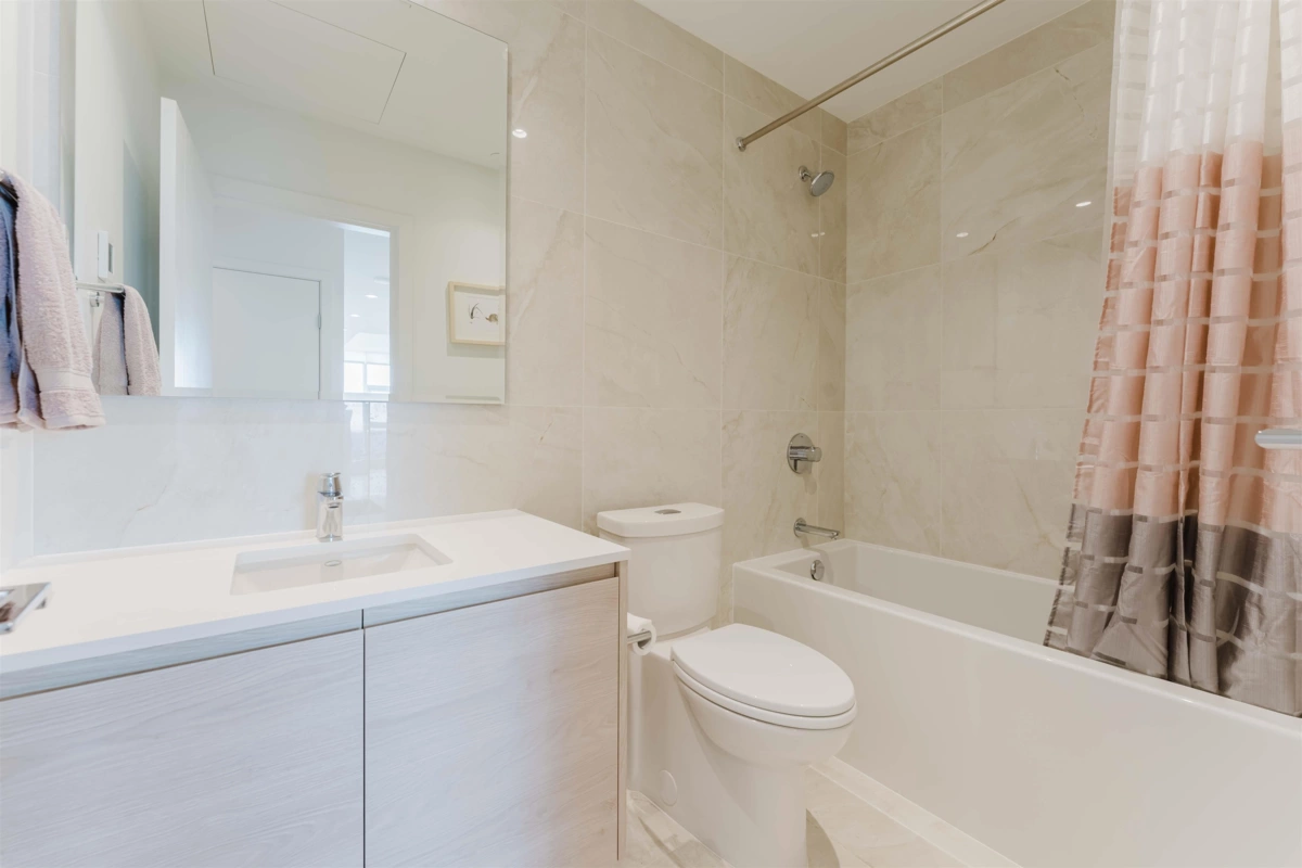 Hallway Photo of 4605 680 Quayside Drive, New Westminster, BC