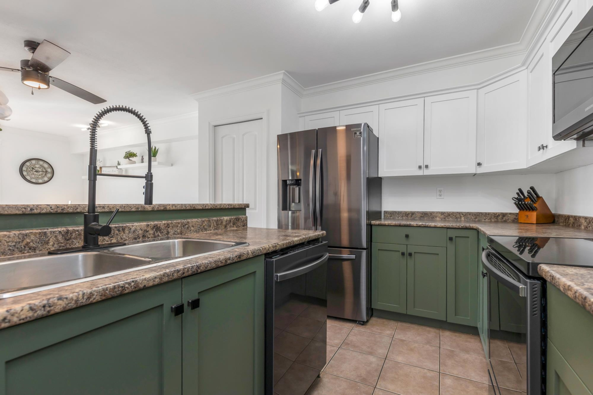 Kitchen Island Photo of 206 8933 Edward Street, Chilliwack, BC