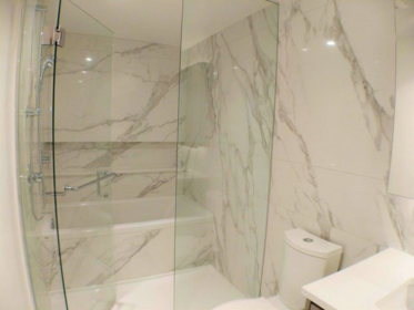 Primary Bathroom Photo of 3703 9887 Whalley Boulevard, Surrey, BC