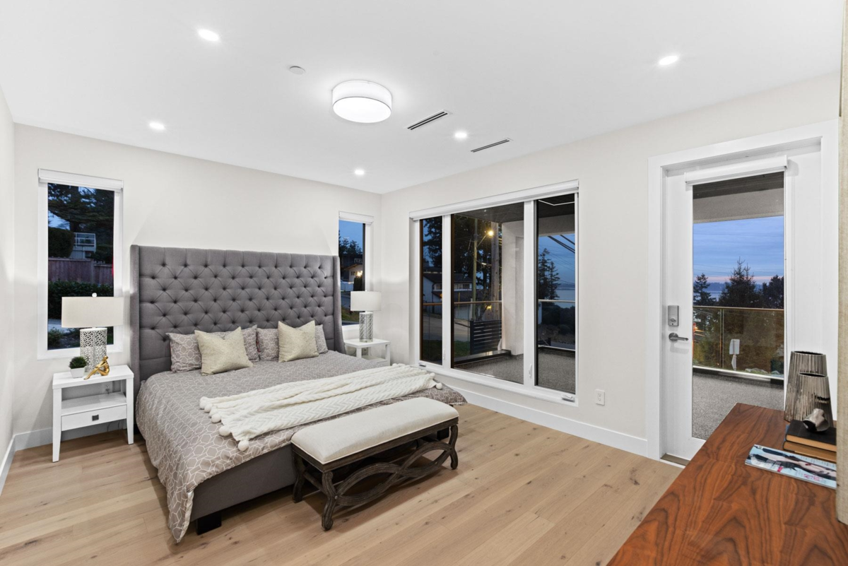 Basement Recreation Room Photo of 14799 Oxenham Avenue, White Rock, BC