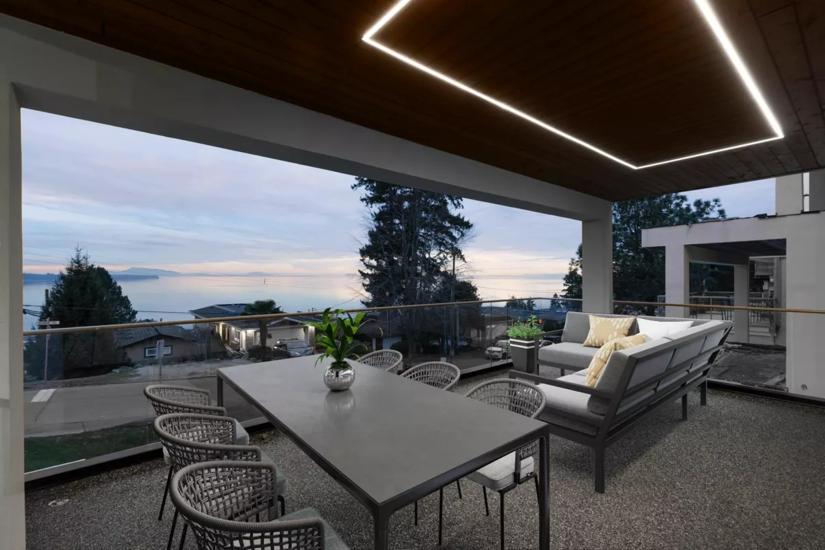 Family Room Photo of 14799 Oxenham Avenue, White Rock, BC