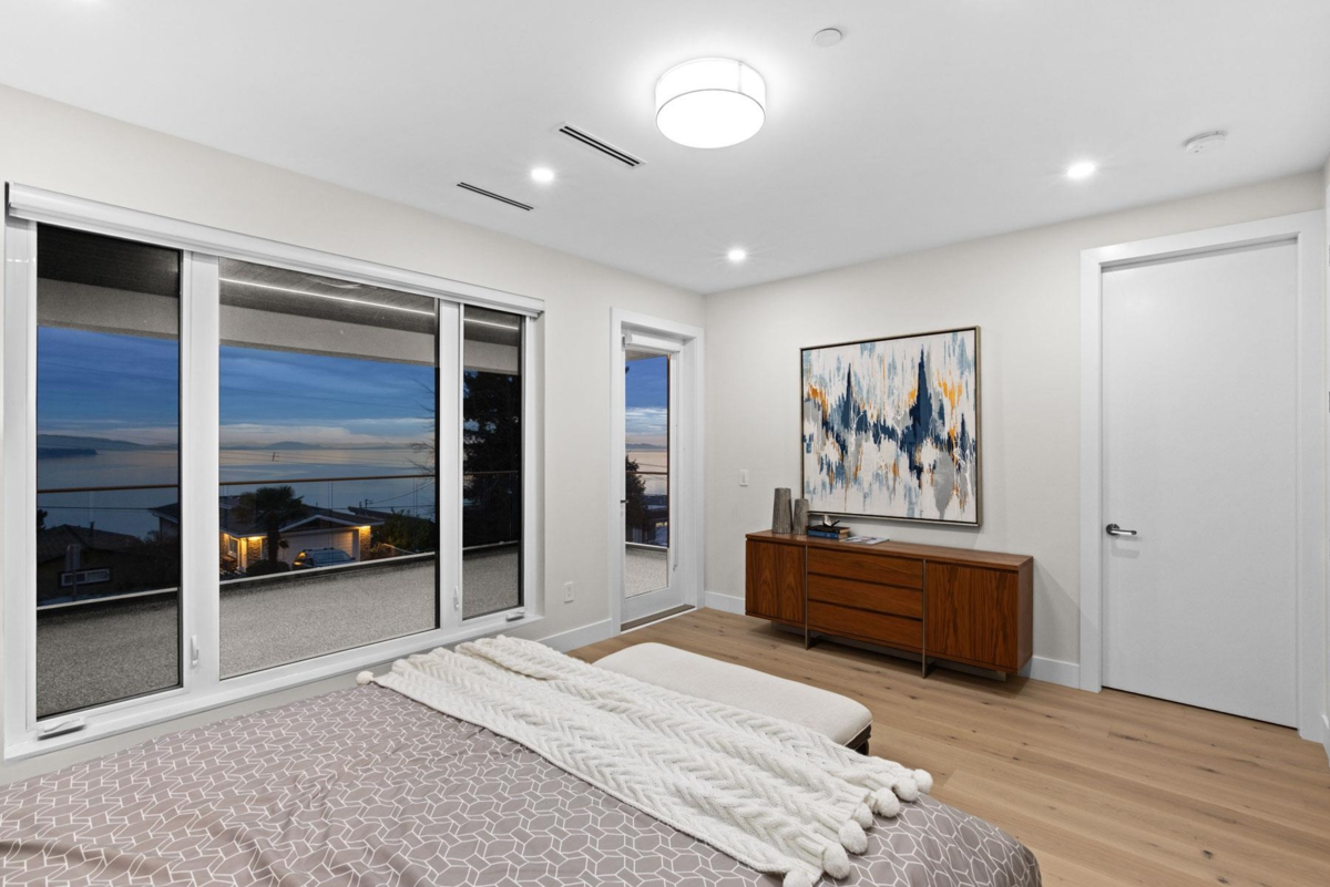 Laundry Room Photo of 14799 Oxenham Avenue, White Rock, BC