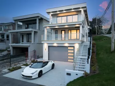 14799 Oxenham Avenue, White Rock, BC, White Rock — 7 bed single family residence for sale