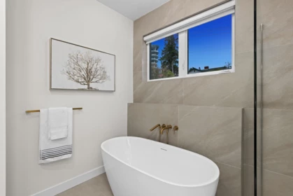 Hallway Photo of 14799 Oxenham Avenue, White Rock, BC