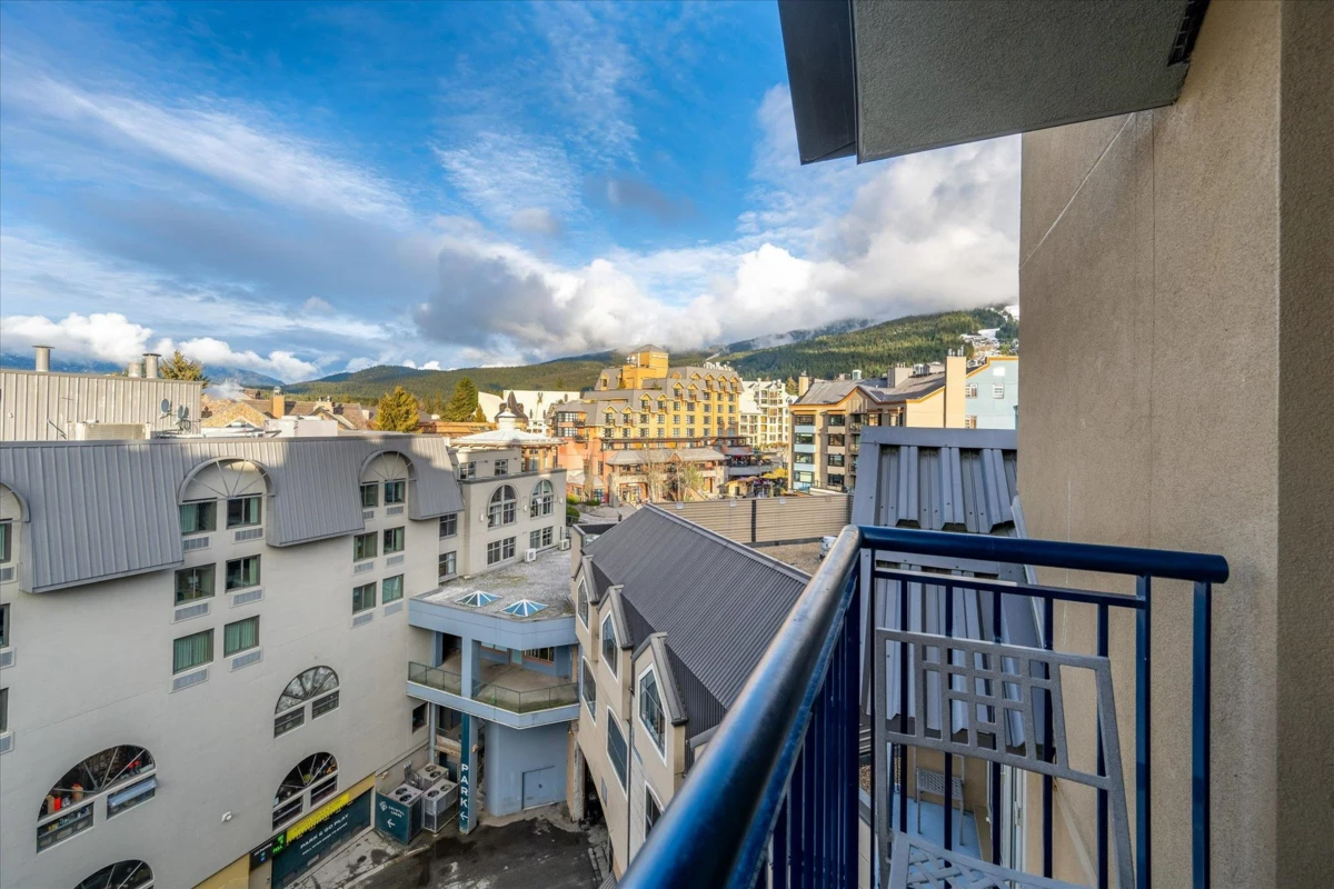Basement Recreation Room Photo of 709/711 4050 Whistler Way, Whistler, BC