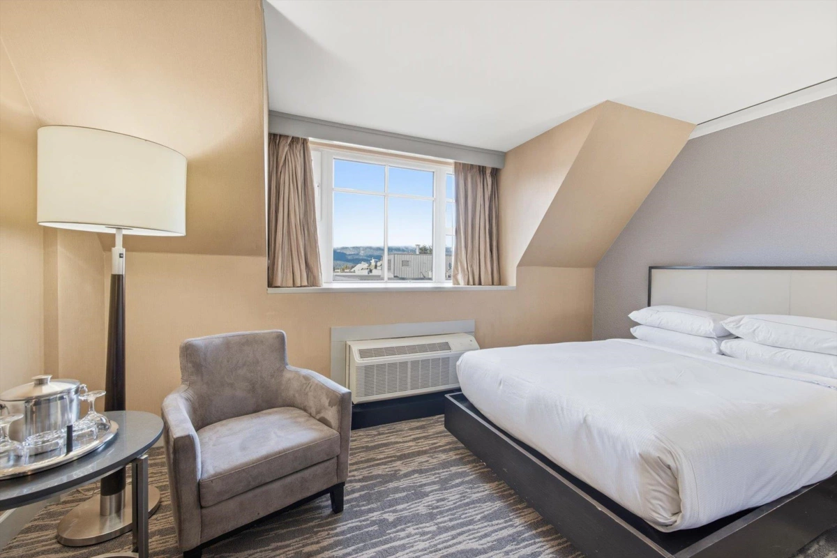 Dining Area Photo of 709/711 4050 Whistler Way, Whistler, BC