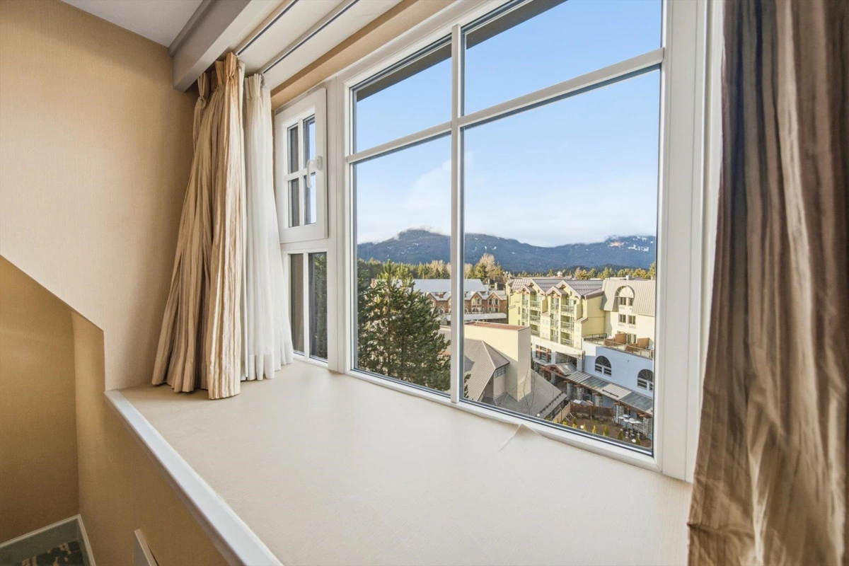 Kitchen Island Photo of 709/711 4050 Whistler Way, Whistler, BC