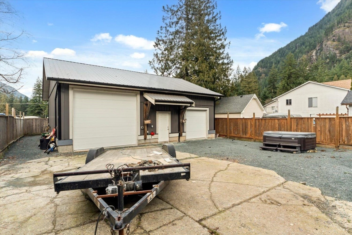 Backyard Photo of 63895 Old Yale Road, Hope, BC