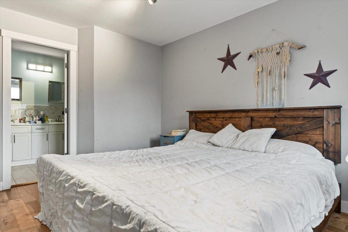 Bedroom 3 Photo of 63895 Old Yale Road, Hope, BC