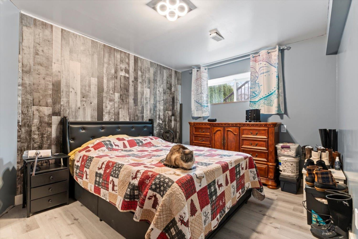 Entry Foyer Photo of 63895 Old Yale Road, Hope, BC